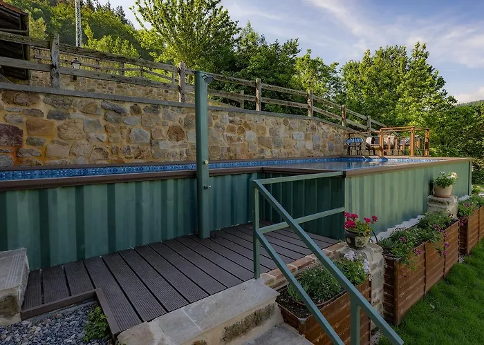 ゴロサリ カントリーハウス *