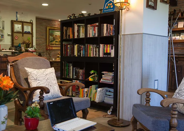 ゴロサリ カントリーハウス *